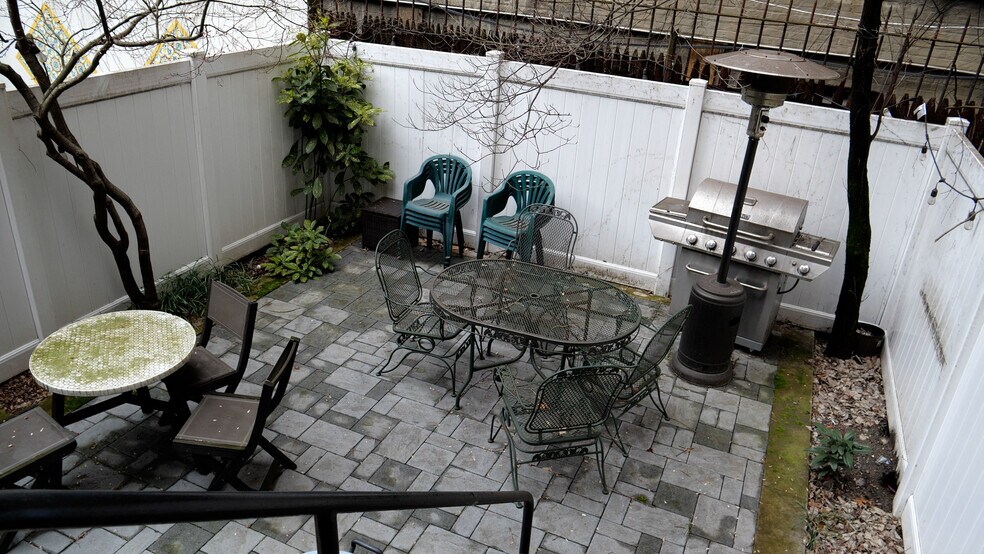 More Photos Of 222 E 68th St, New York Medical For Lease
