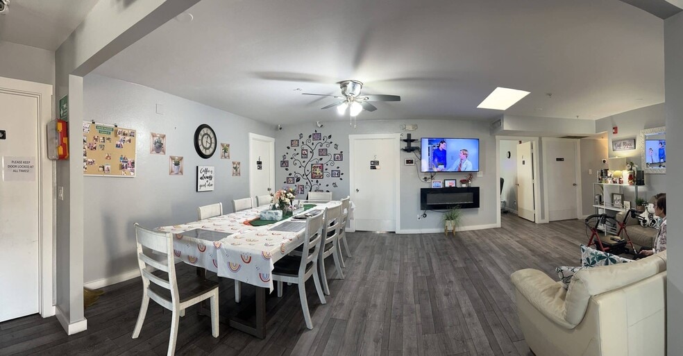 More Photos Of 4701 W Laurel Ln, Glendale Assisted Living For Sale