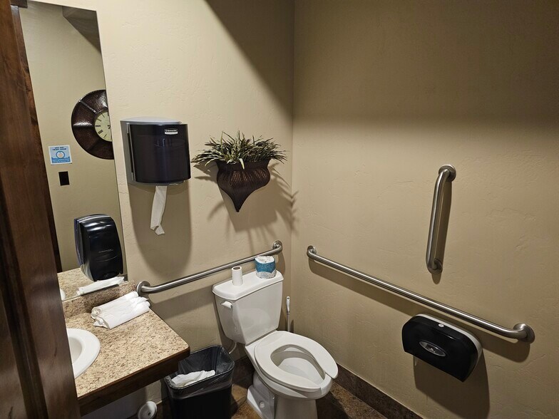 More Photos Of 58 N 1100 W, Payson Flex For Sale