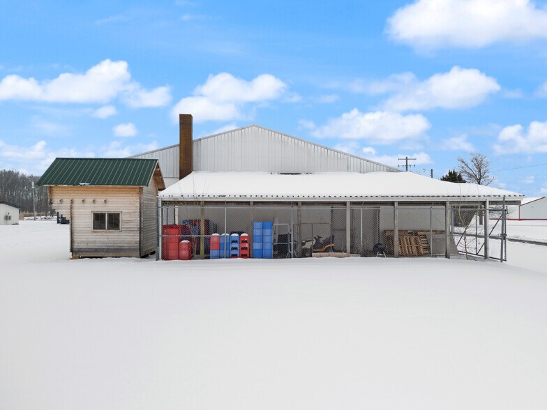 More Photos Of 677 S Cardinal Ln, Scottsburg Industrial For Sale