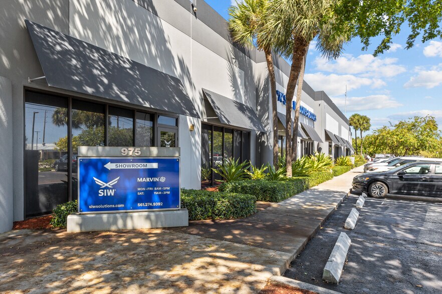 More Photos Of 955 S Congress Ave, Delray Beach Showroom For Lease