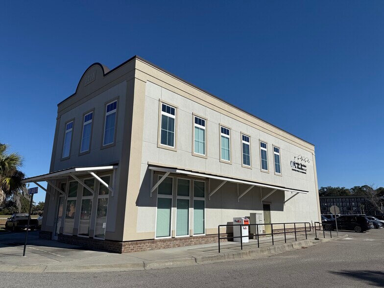 More Photos Of 1411 Queen St, Beaufort Office For Sale