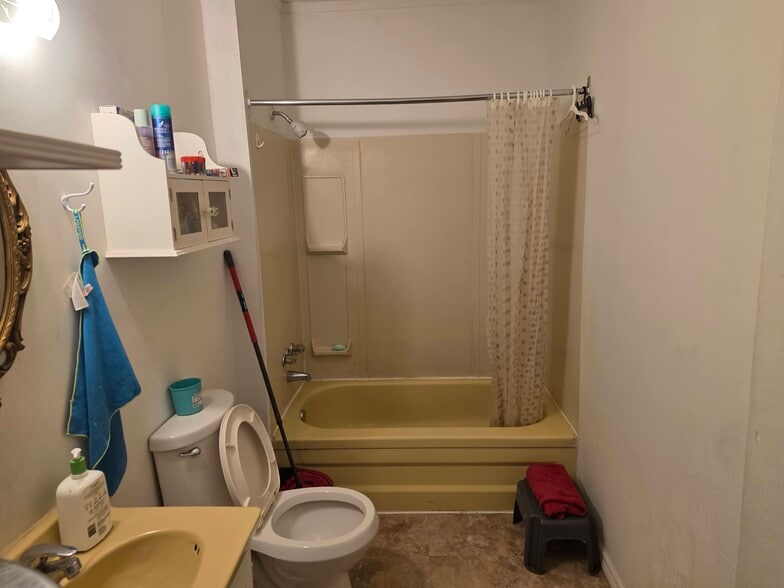 More Photos Of 4-6 Sykes St N, Meaford Apartments For Sale