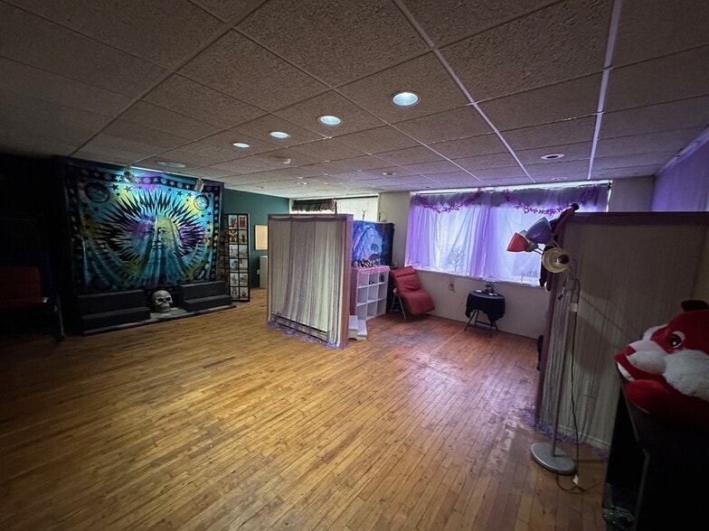 More Photos Of 727 E Main St, Rochester Restaurant For Lease
