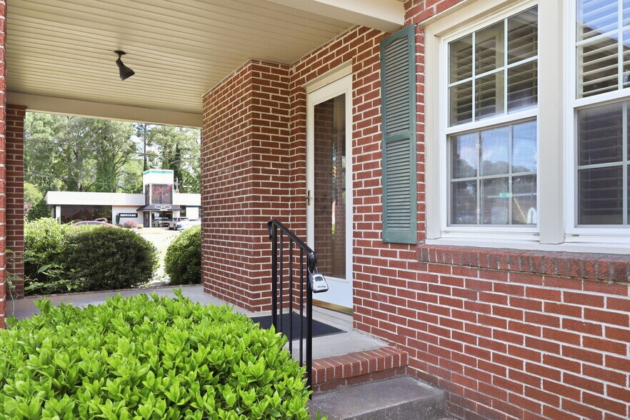 More Photos Of 1008 W Vernon Ave, Kinston Office For Sale