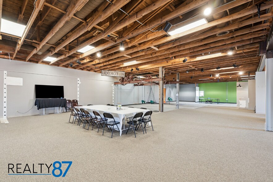 More Photos Of 724 3rd Ave SE, Cedar Rapids Freestanding For Lease