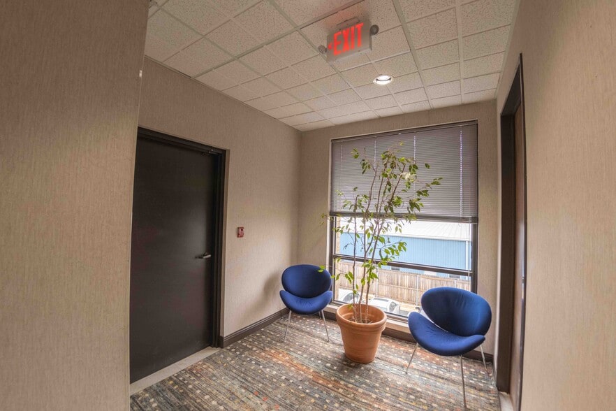More Photos Of 2929 Mossrock Dr, San Antonio Office For Lease