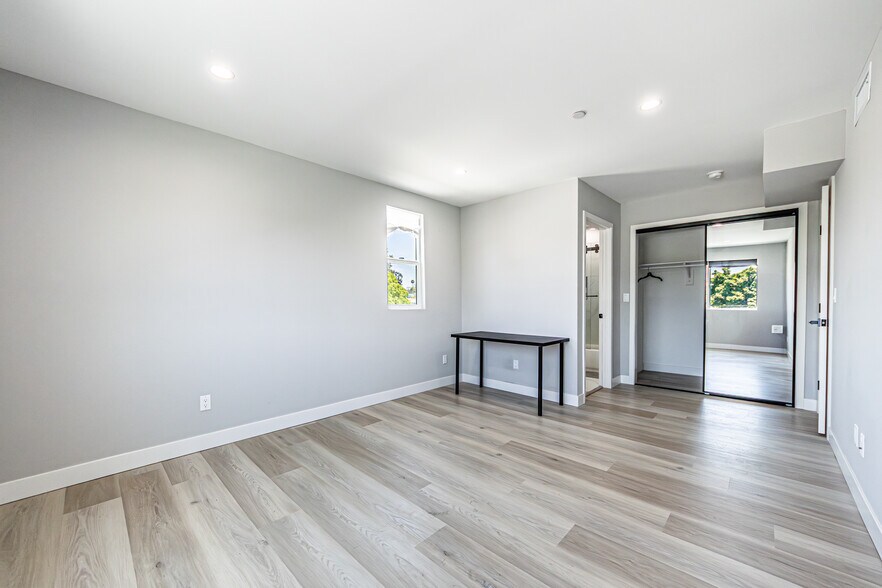 More Photos Of 2223 S Highland Ave, Los Angeles Apartments For Sale
