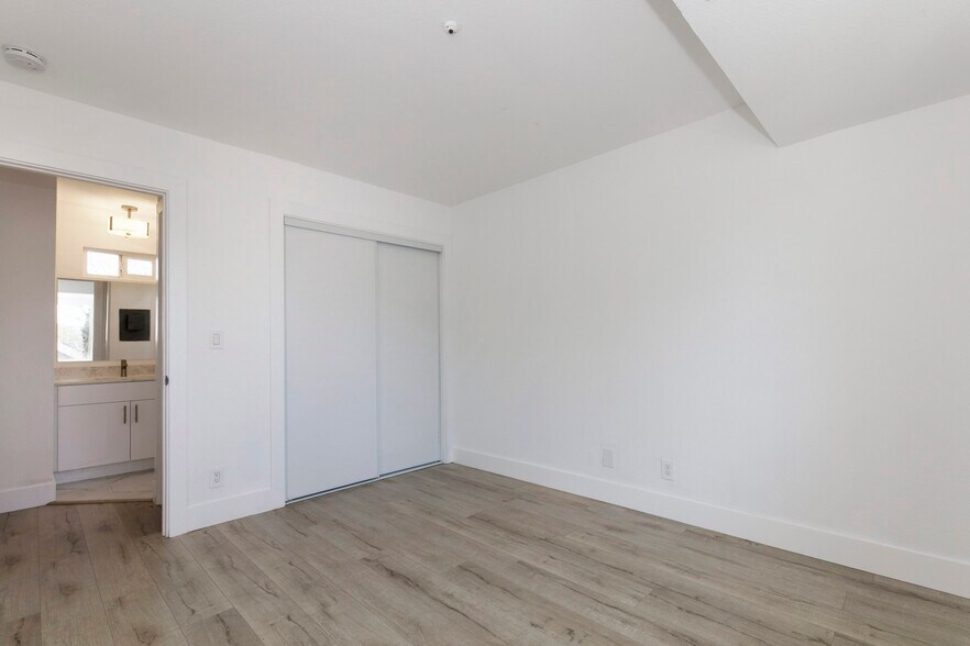 More Photos Of 8690 Old Redwood Hwy, Windsor Apartments For Sale