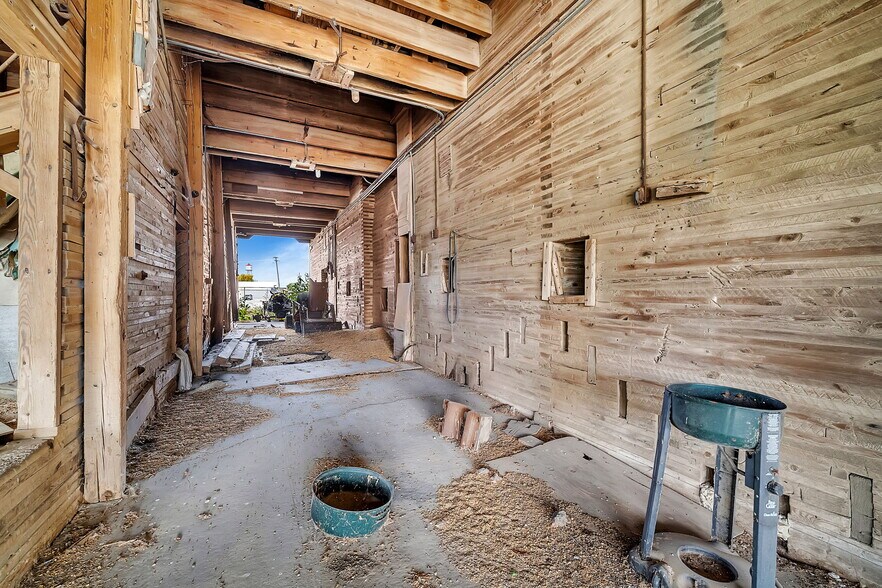 More Photos Of 604 South St, Mazon Warehouse For Sale