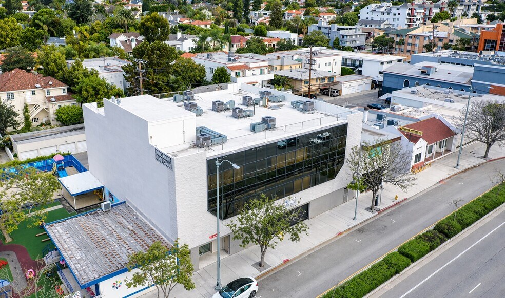 More Photos Of 10537 Santa Monica Blvd, Los Angeles Medical For Sale