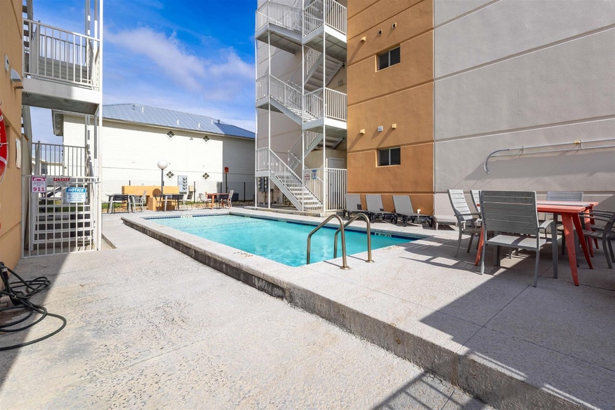 More Photos Of 502 Shiloh Dr, Laredo Apartments For Sale