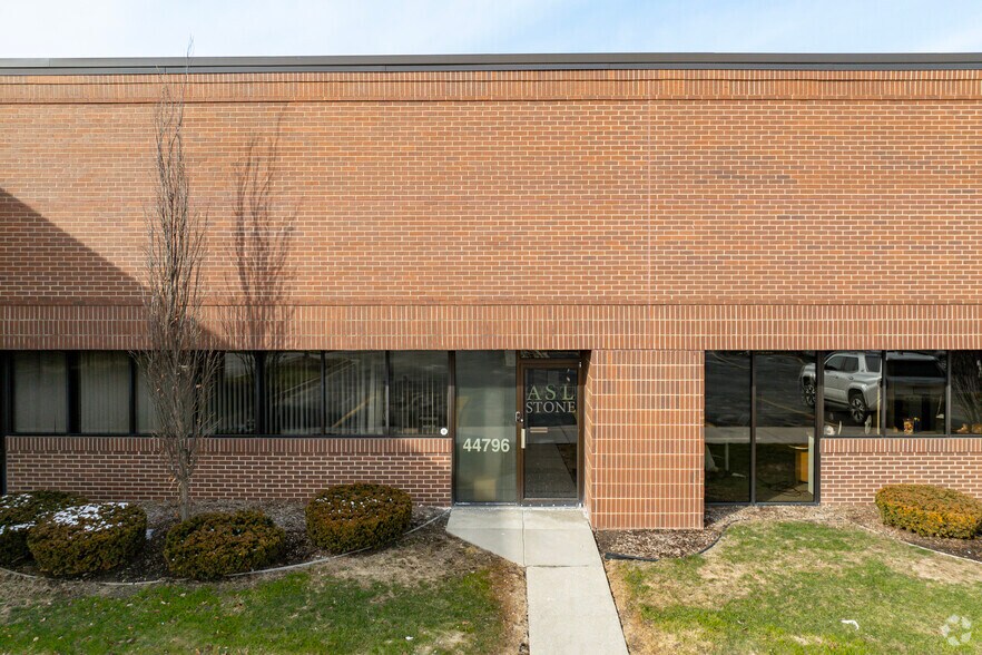 More Photos Of 44696-44808 Helm St, Plymouth Light Distribution For Lease