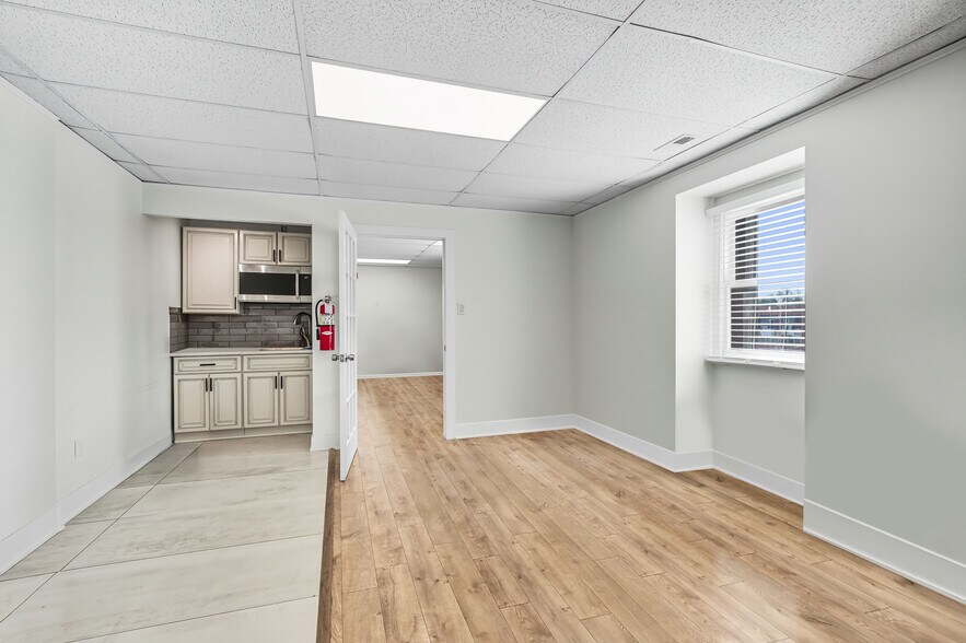 More Photos Of 2605 US 130, Cinnaminson Office For Lease