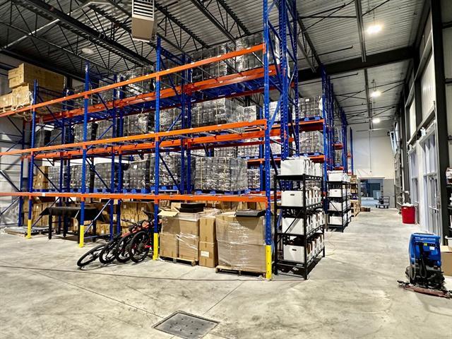 More Photos Of 310-320 Legault Rue, Blainville Warehouse For Lease