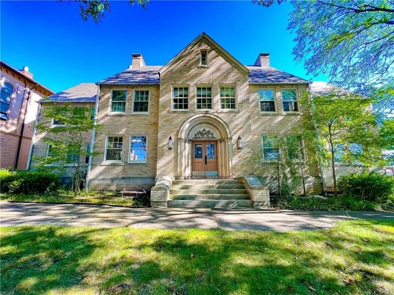 More Photos Of 230 E Jefferson St, Butler Religious Facility For Sale