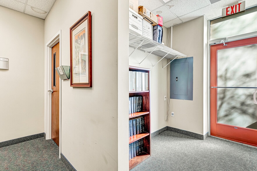 More Photos Of 5368-5380 Twin Hickory Rd, Glen Allen Flex For Sale