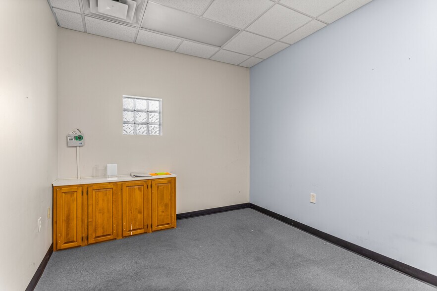 More Photos Of 18917 Joy Rd, Detroit Medical For Sale