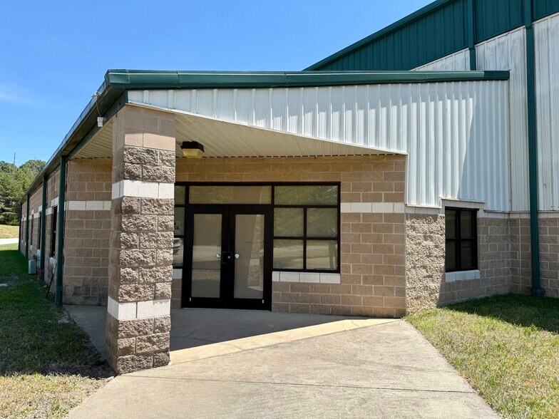 More Photos Of 189 Ringgold Industrial Pky, Danville Manufacturing For Lease