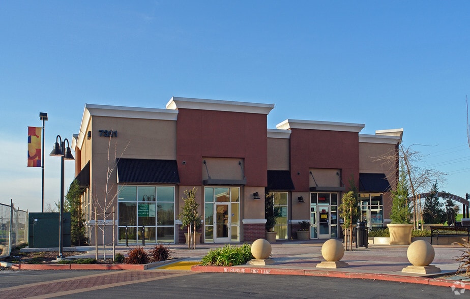 More Photos Of 7431 W Stockton Blvd, Sacramento Freestanding For Lease