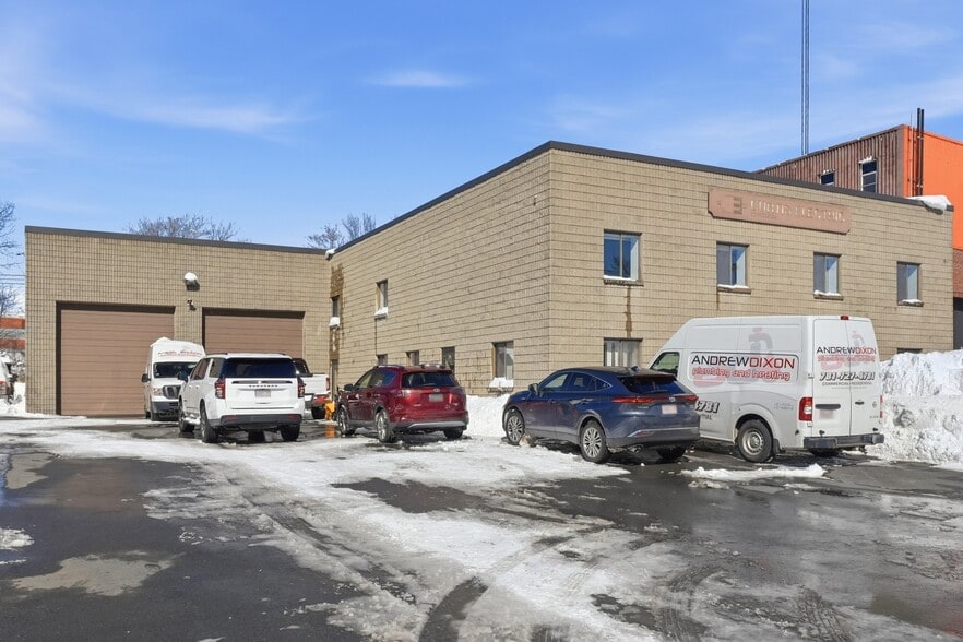 More Photos Of 76 Sanderson Ave, Lynn Office For Lease