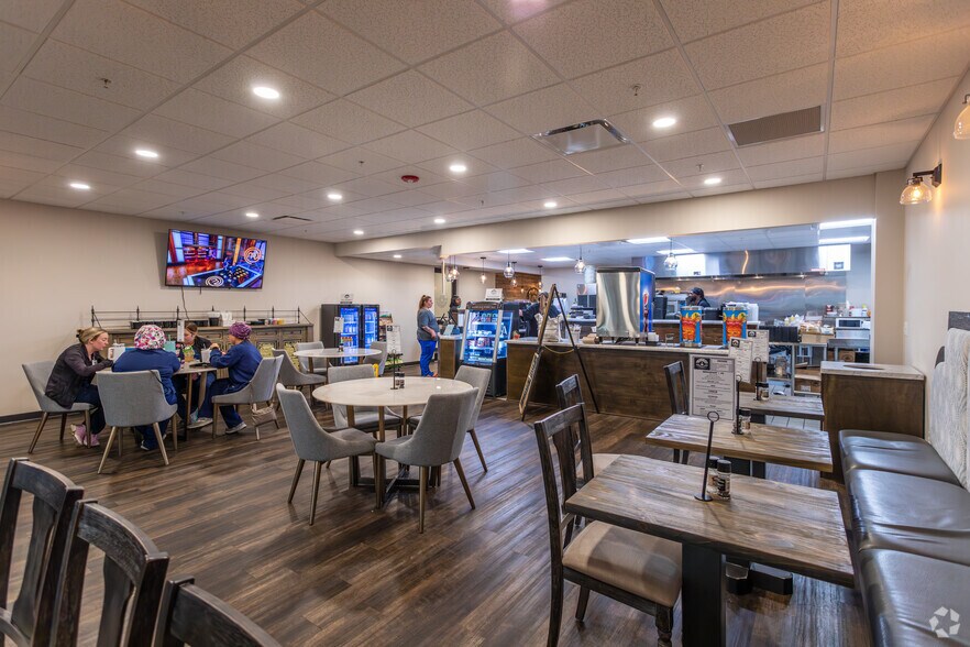 More Photos Of 2826 Ross Clark Cir, Dothan Unknown For Sale