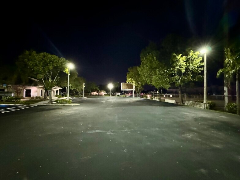 More Photos Of 4381 N Dixie Hwy, Deerfield Beach Freestanding For Lease