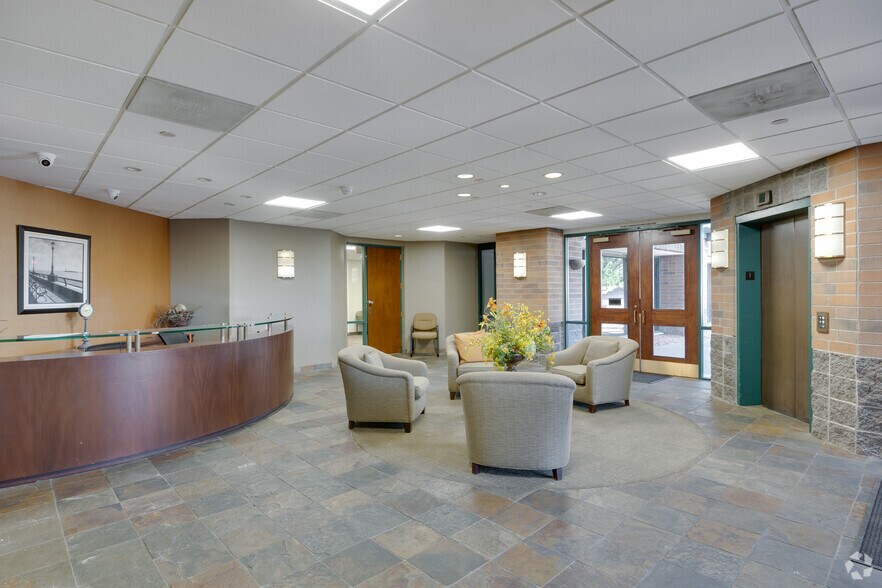 More Photos Of 14804 N Cave Creek Rd, Phoenix Office For Sale