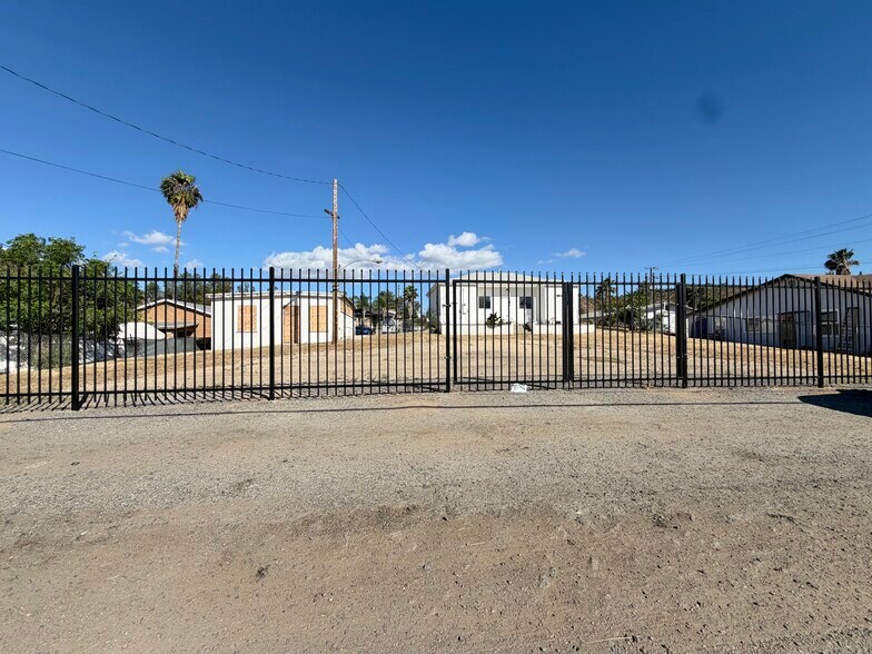 More Photos Of 405 Ellis St, Lake Elsinore Religious Facility For Lease