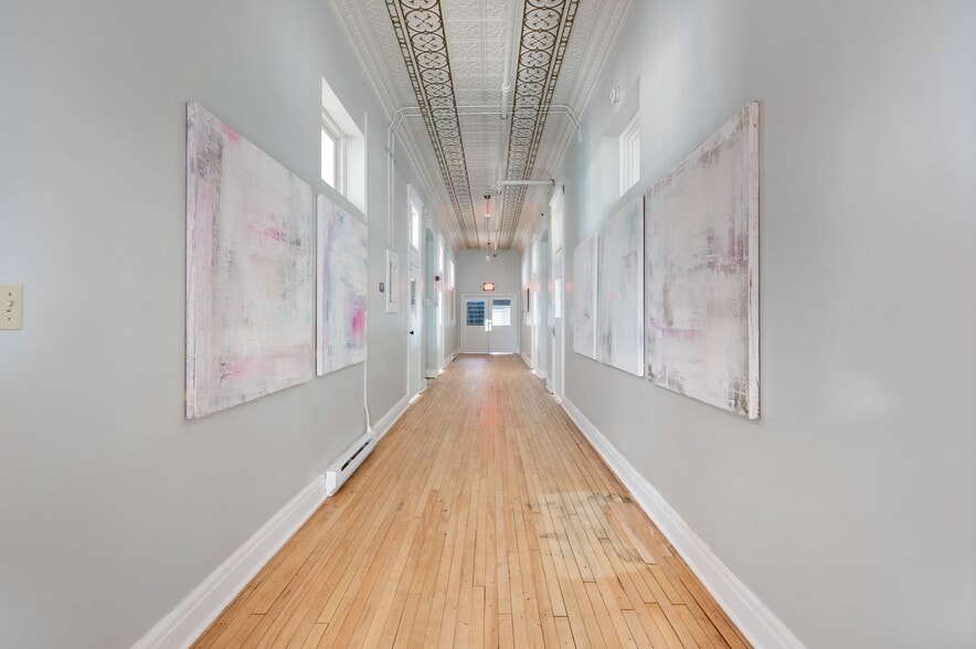 More Photos Of 236 Wall St, Kingston Specialty For Lease