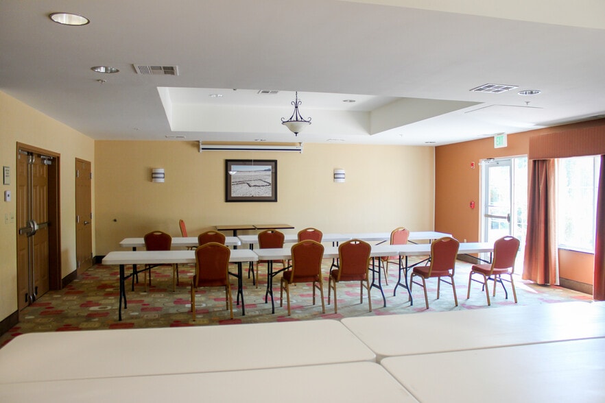 More Photos Of 5285 W 6th Ave, Stillwater Hotel For Sale