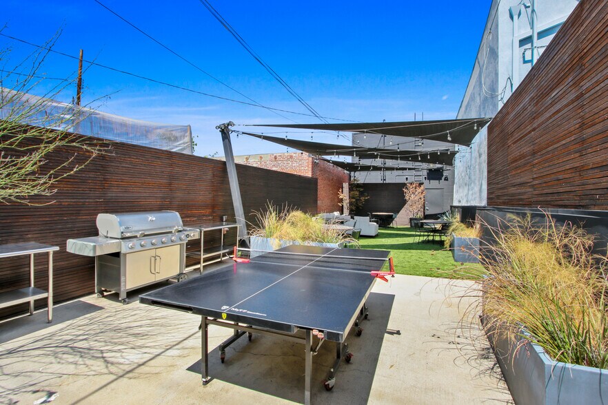 More Photos Of 1638 Colorado Blvd, Los Angeles Loft Creative Space For Sale