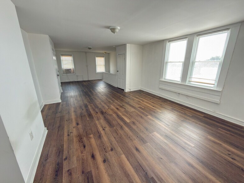 More Photos Of 3547 Chestnut Ave, Baltimore Storefront Retail Residential For Sale