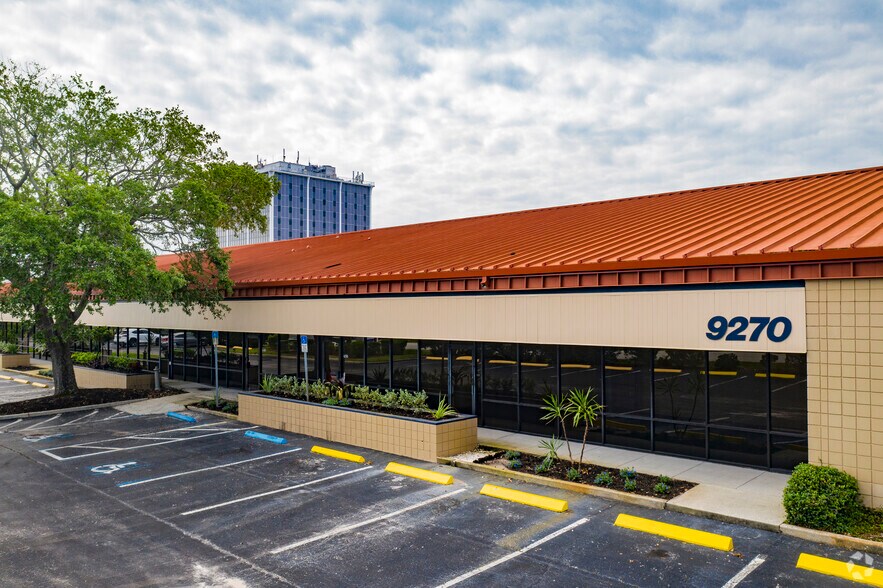 More Photos Of 9280 Bay Plaza Blvd, Tampa Unknown For Lease