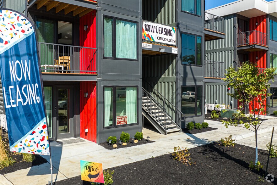 More Photos Of 2950 Summit St, Kansas City Apartments For Sale