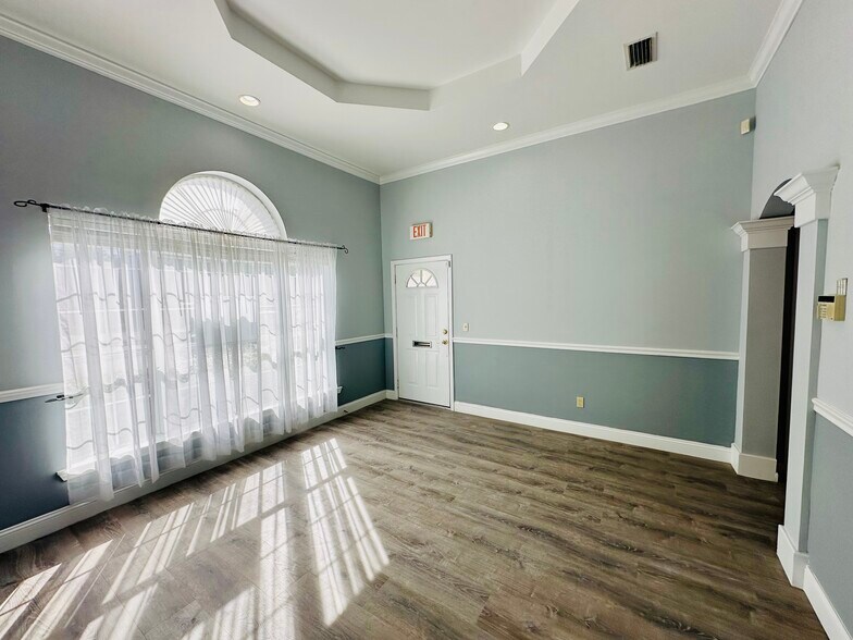 More Photos Of 6550 St Augustine Rd, Jacksonville Medical For Lease