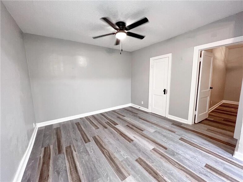 Primary Photo Of 844 Washington Blvd, Kansas City Apartments For Sale
