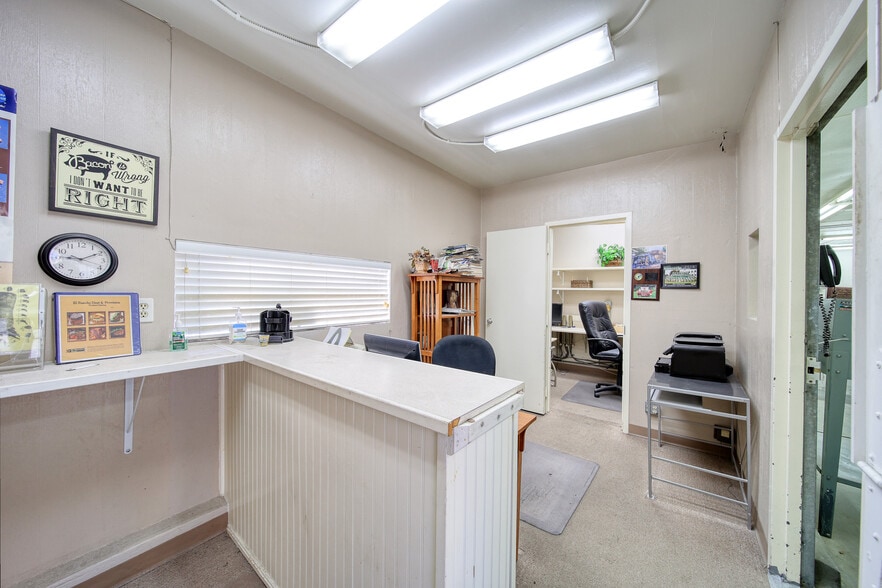 More Photos Of 624 S Santa Anita Ave, Arcadia Storefront Retail Residential For Lease