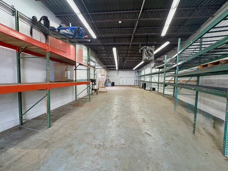 Primary Photo Of 160-162 Cross St, Winchester Distribution For Lease
