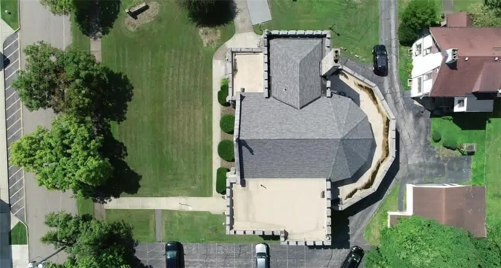 More Photos Of 1205 Elm St, Youngstown Religious Facility For Sale