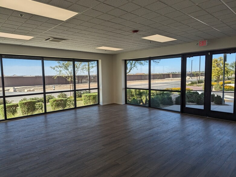 More Photos Of 6906-6936 McCutchen Rd, Bakersfield Unknown For Lease