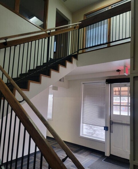 More Photos Of 2705 N 4th St, Flagstaff Office For Sale