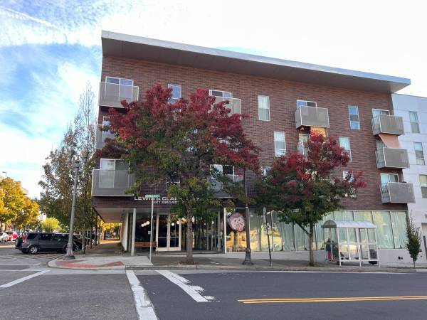More Photos Of 621 Broadway St, Vancouver Apartments For Lease