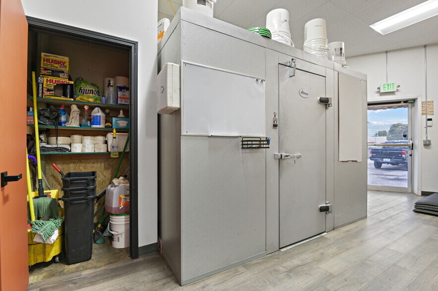 More Photos Of 207 Main Ave, Chewelah Restaurant For Sale