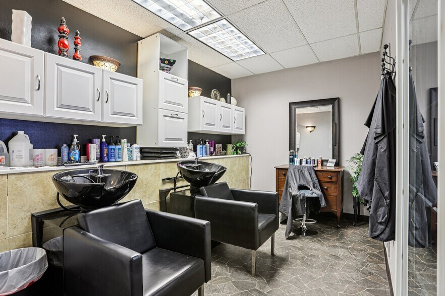 More Photos Of 209 N State St, Litchfield Storefront Retail Residential For Sale