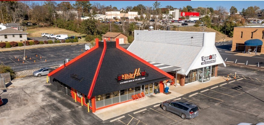 More Photos Of 15069 Manchester Rd, Ballwin Restaurant For Lease