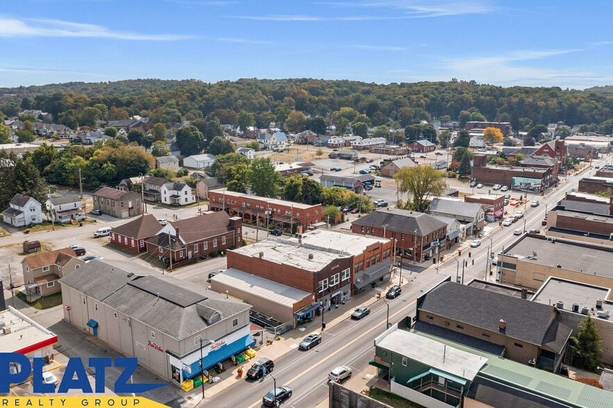 More Photos Of 132 N Market St, East Palestine Office For Sale