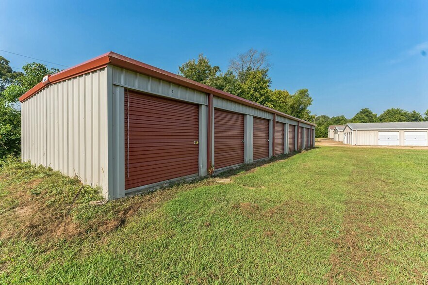 More Photos Of 675 N Jefferson St, Houston Self Storage For Sale