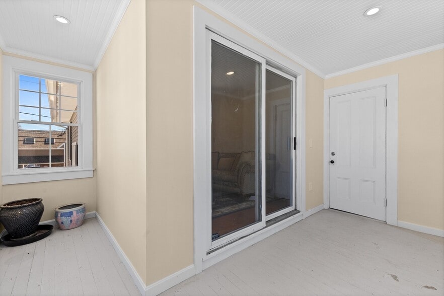 More Photos Of 327 Central St, Saugus Office For Sale