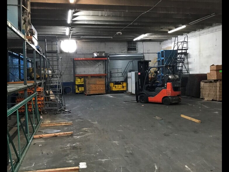More Photos Of 7075 NW 74th St, Medley Warehouse For Lease